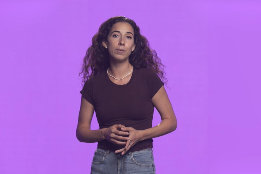 הפוגת משחק- ים יבשה בין חברים, או: מהי חברות אמת?
